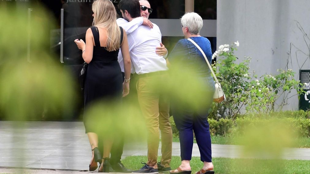 La familia de Bonadio durante el sepelio (T�lam).