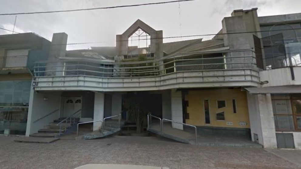 Ocurrió en la madrugada del domingo pasado en la puerta del local (GoogleMaps).