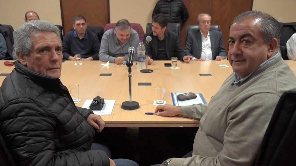 Acu�a (Estacioneros) y Daer (Sanidad) encabezaron el primer encuentro del a�o.