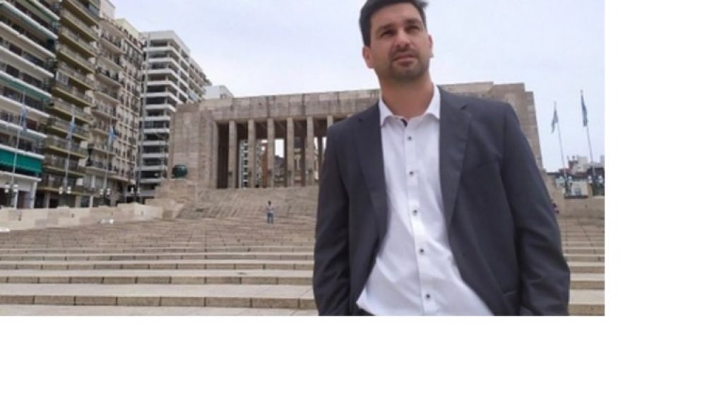 Sebastián Darrichón, el abogado que decidió no cobrar para ayudar a su pueblo.