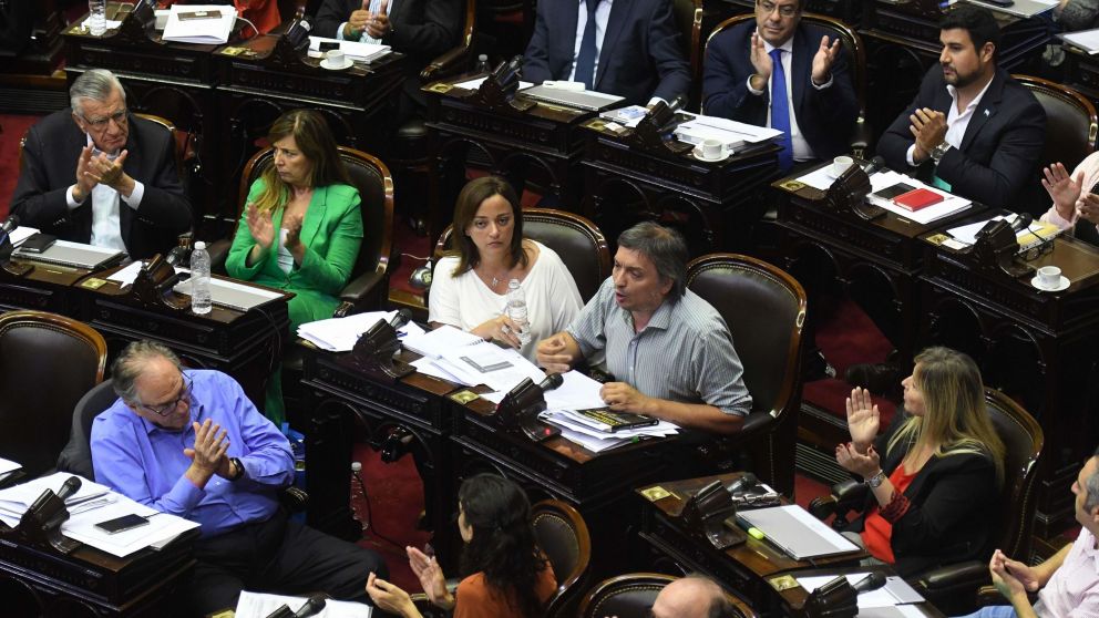 Máximo Kirchner hablando en la cámara baja.