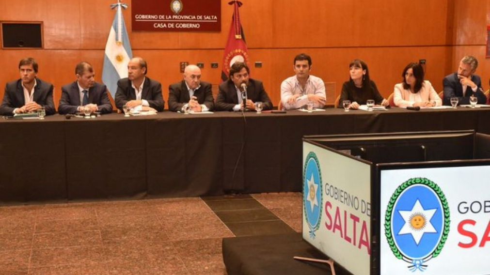El gobernador salteño hizo el anuncio tras reunirse con su gabinete.