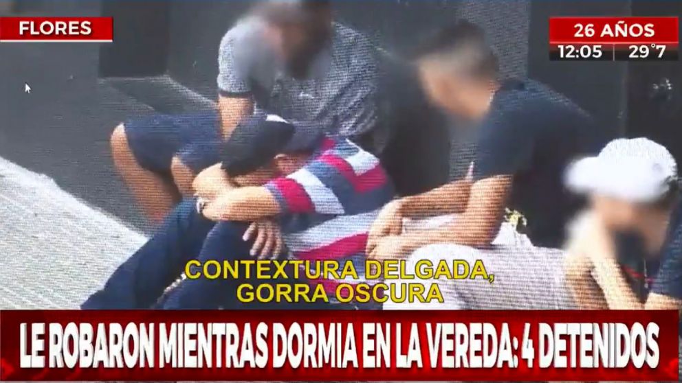 El episodio quedó registrado por las cámaras de seguridad (Captura de video)