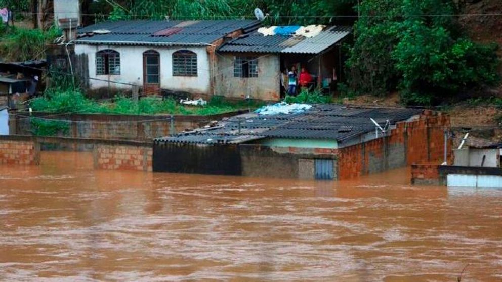 Ya hay más de 13.800 evacuados.