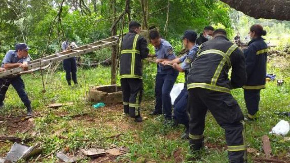 El hombre fue encontrado dentro de un pozo de agua (Gentileza Misiones Online).