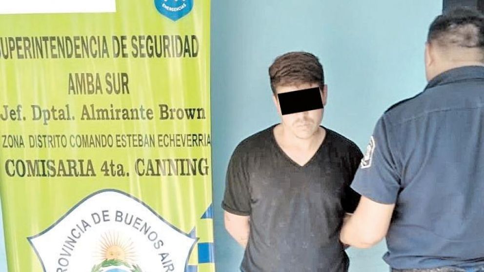 Este es uno de los motoqueros que fue apresado en las diligencias.