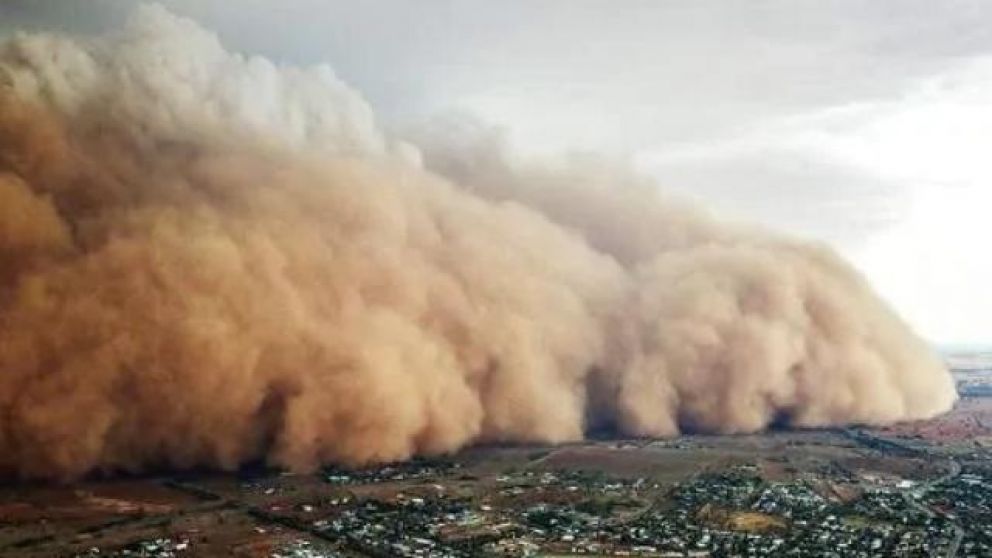 Australia cubierta por la tormenta de polvo (Foto: Gentileza 2 Oceans Vibe News)