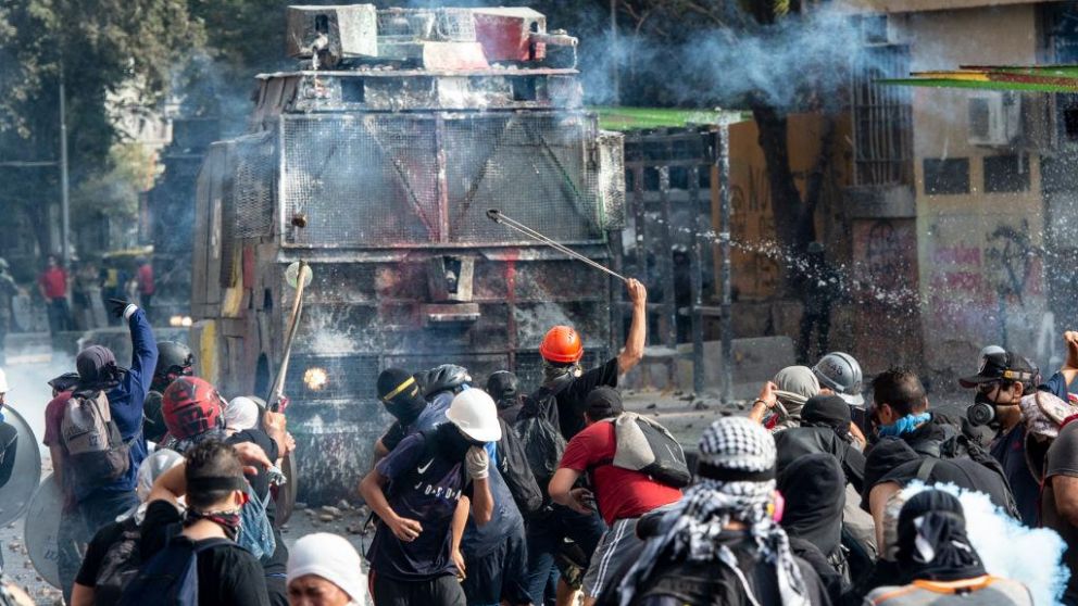 Una nueva jornada de enfrentamientos en Chile (Twitter).