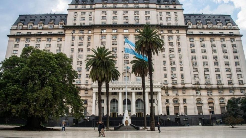 Sigue la investigación en el ministerio. (Archivo).
