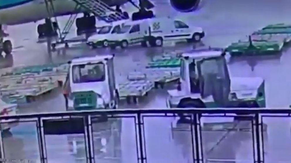 Así subían la cocaína al avión en el Aeropuerto Internacional de Ezeiza (Captura).