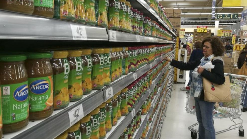 Pese a los anuncios, los precios siguen en alza.