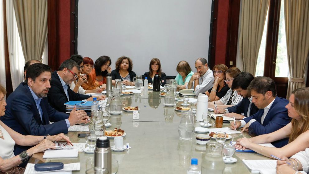 El ministro de Educación Nicolás Trotta y el gobernador bonaerense Axel Kicillof, encabezaron la reunión.