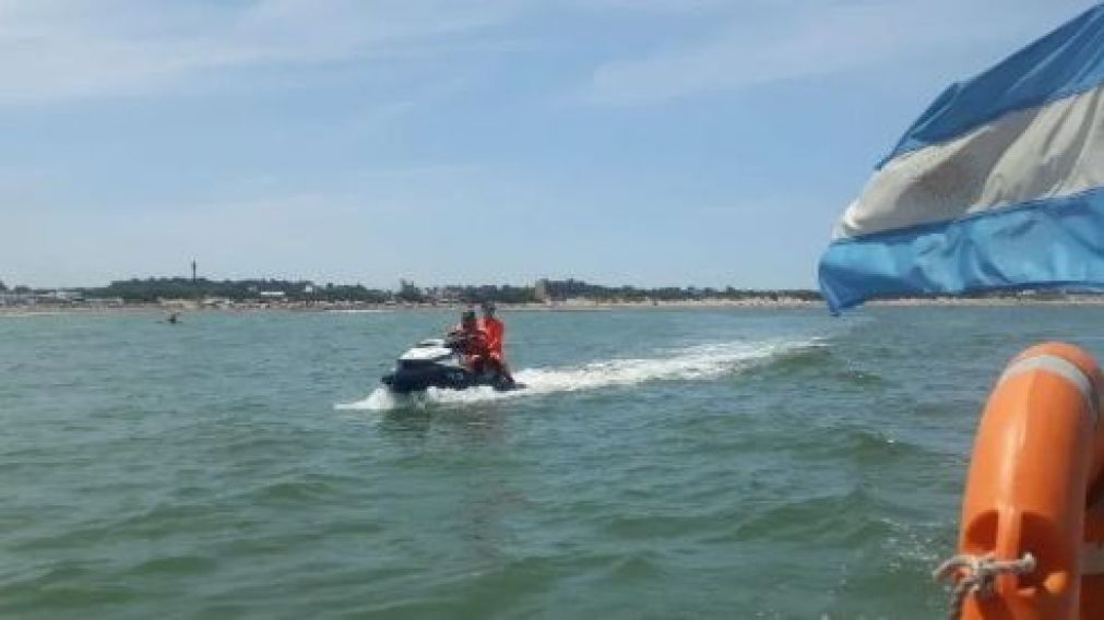Intensa búsqueda del nadador desaparecido en Necochea.