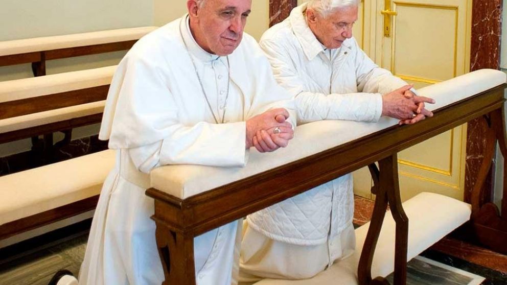 Francisco y el renunciado Benedicto.