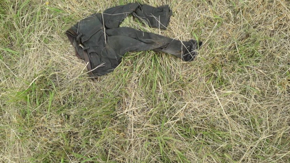 En la zona también encontraron un pantalón (Twitter).