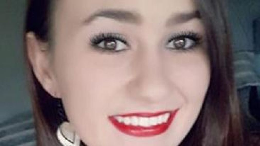 La profesora de ingl�s, de 22 a�os.