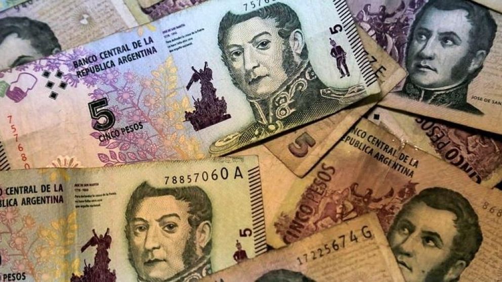 Los billetes de cinco pesos ya son rechazados en algunos locales.