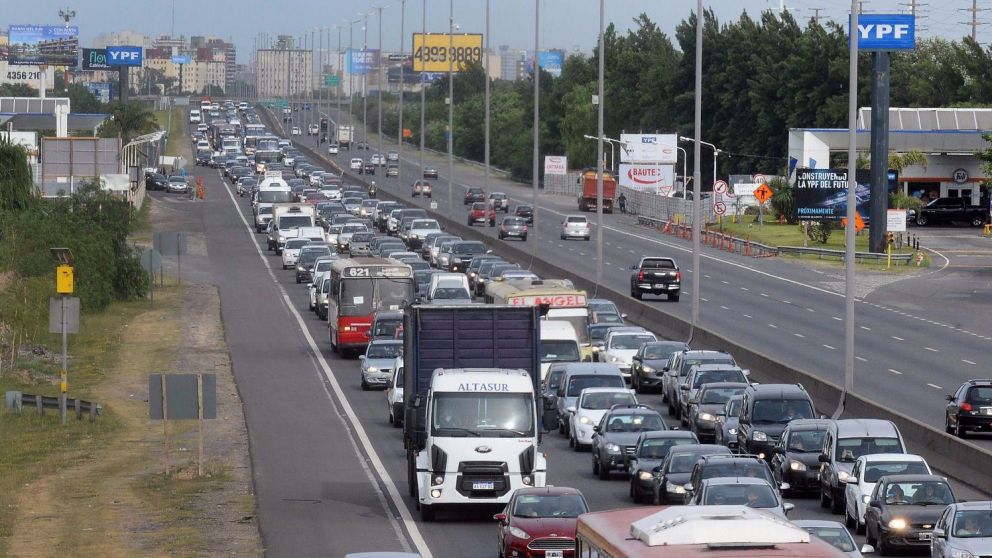 Miles de personas, rumbo a la Costa. (Archivo).
