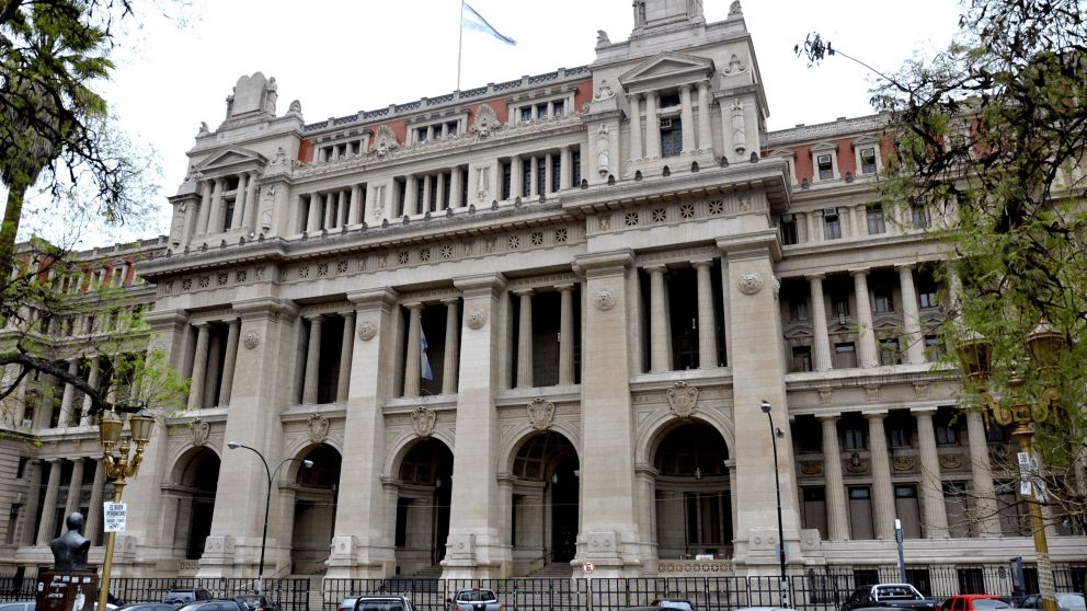 La Corte Suprema ordenó la extradición de un argentino acusado de abusar de una menor.