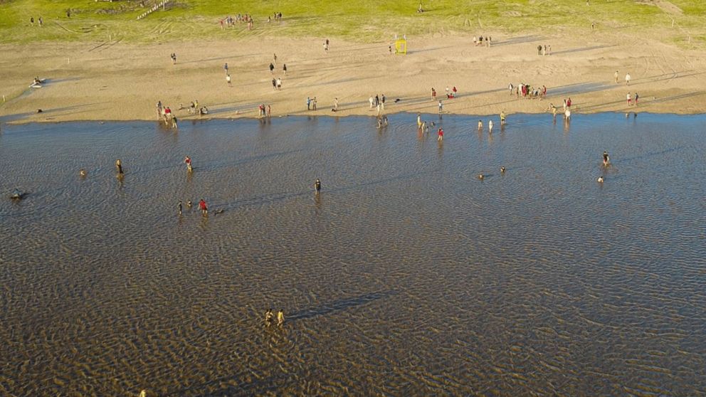 Un paraíso escondido donde el silencio, el agua y los colores del cielo invitan a quedarse.