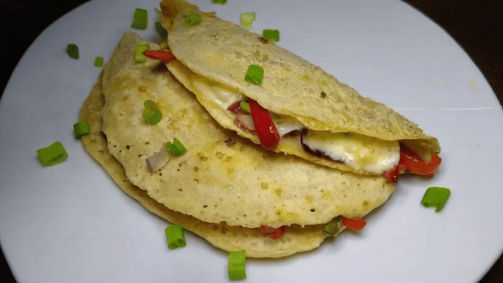 Crujientes por fuera y suaves por dentro, las quesadillas son una explosión de sabor que conquista cualquier mesa.