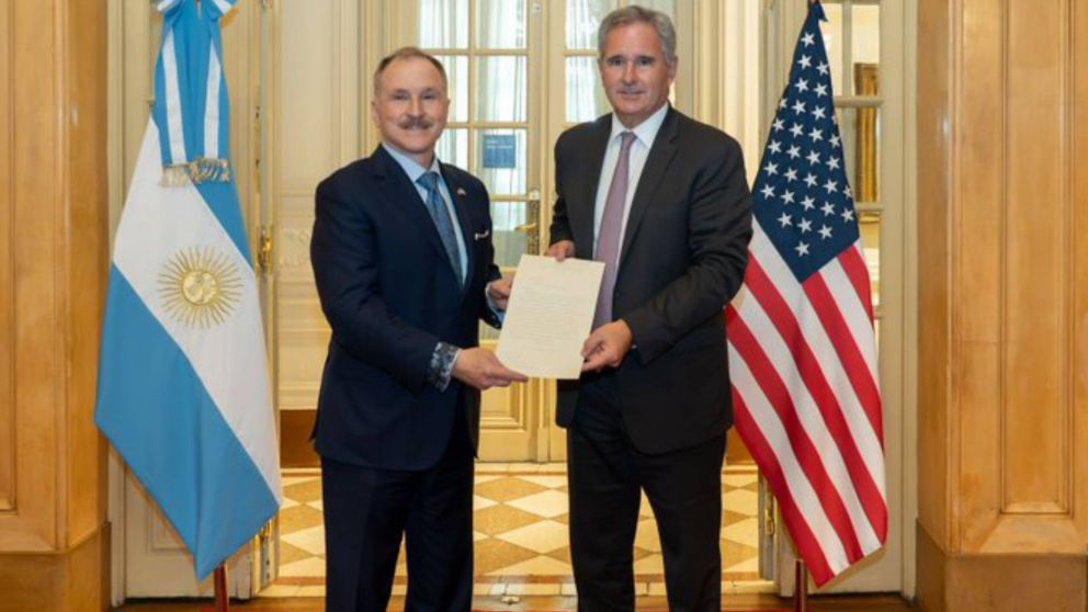 Peter Lamelas entregó las cartas credenciales y ya es el embajador de Estados Unidos en Argentina