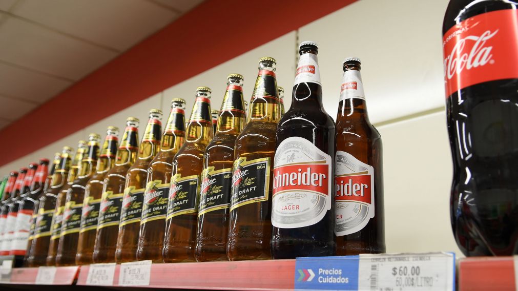 La coca -cola y la inclusi�n de cervezas despert� pol�mica. 