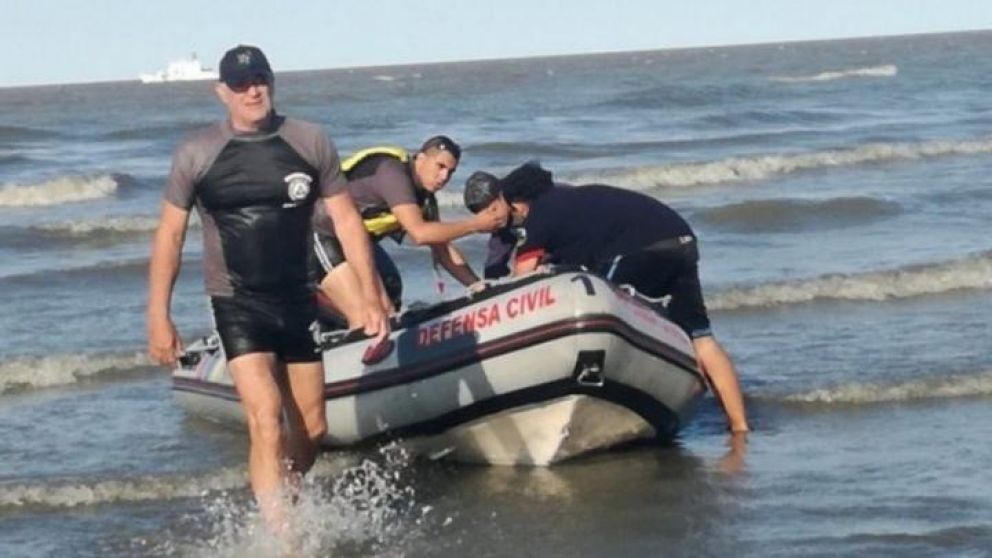 Los cuerpos de los pescadores agua fueron hallados en el Río de la Plata a la altura de Berisso.