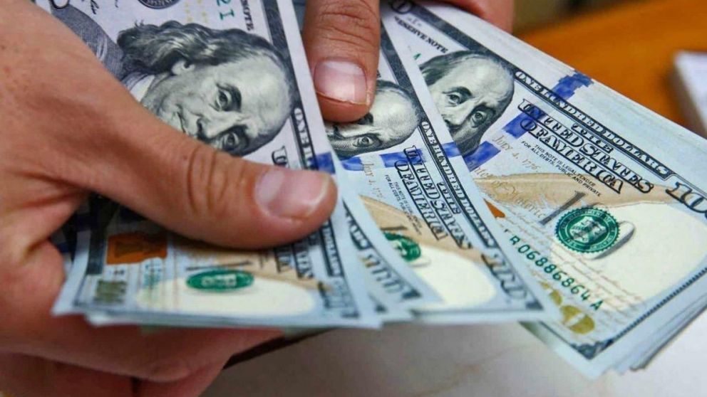El dólar operó estable.
