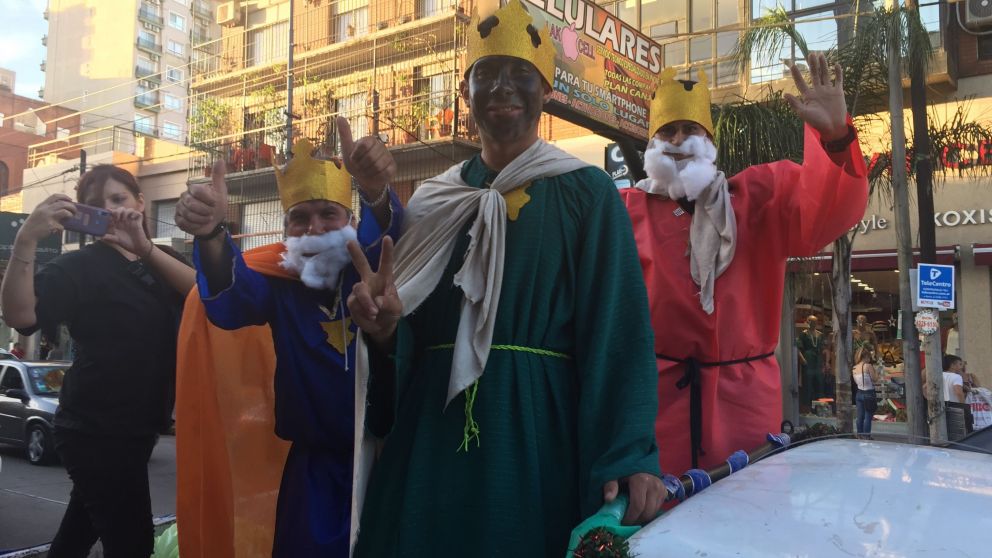 La visita de los reyes magos, siempre acompañada por los regalos.