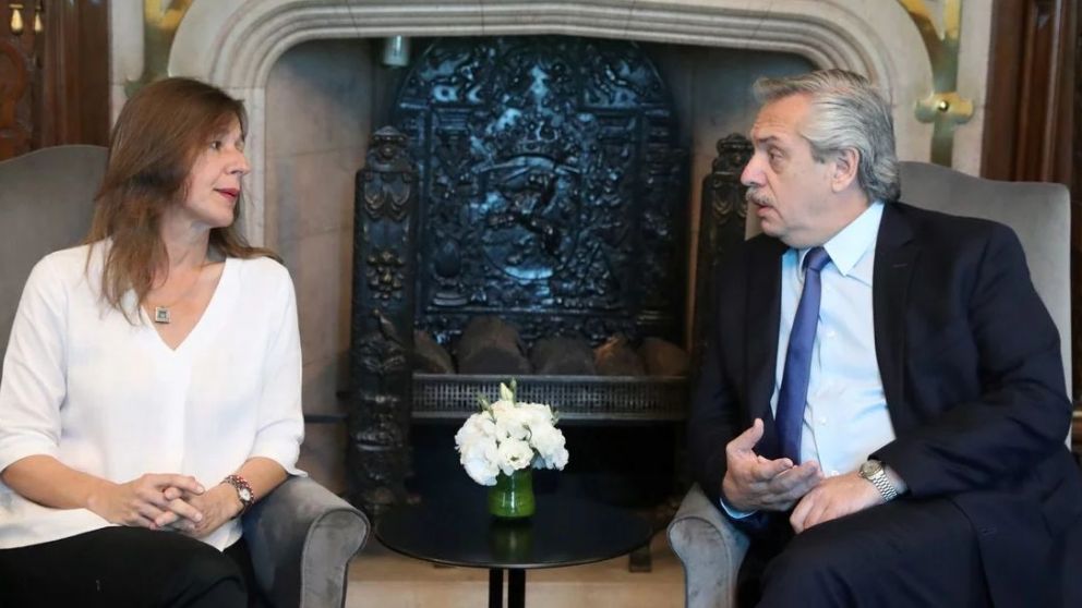 Alberto Fernández junto a la ministra de Seguridad, Sabina Frederic.