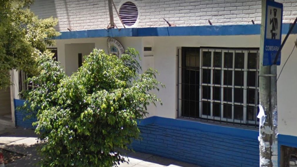 Integrantes de la comisaría de Florida se ocuparon de investigar el dramático robo.