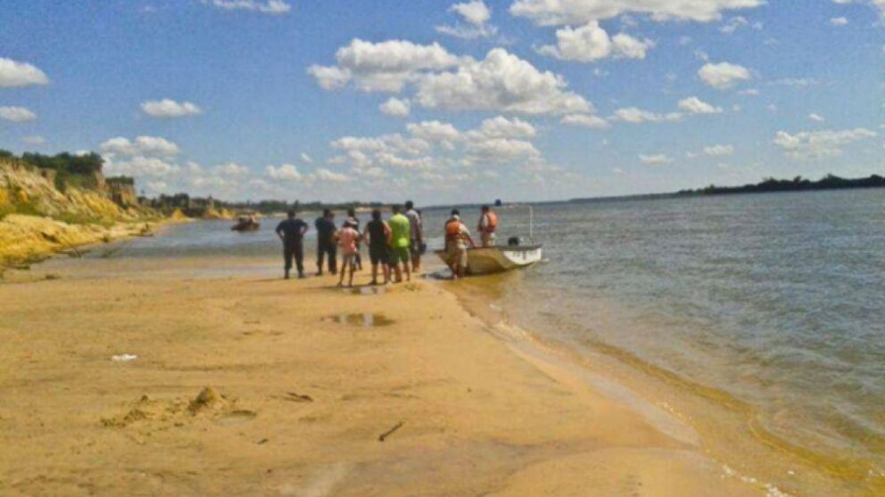 Efectivos de la Prefectura Naval Argentina participaron del operativo.