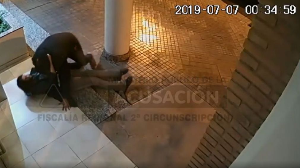 El video fue difundido para poder dar con la identidad del agresor. 