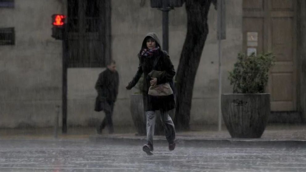 El paso del frente dej� r�fagas intensas y da lugar a un escenario m�s estable pero con temperaturas en descenso.