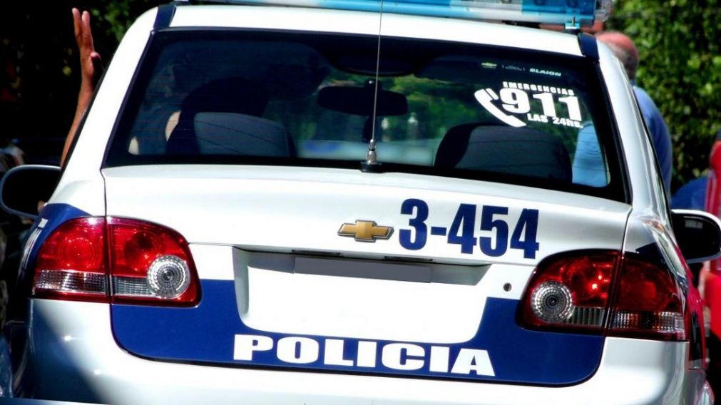 La mujer se defendió del ladrón que intentaba entrar a su casa