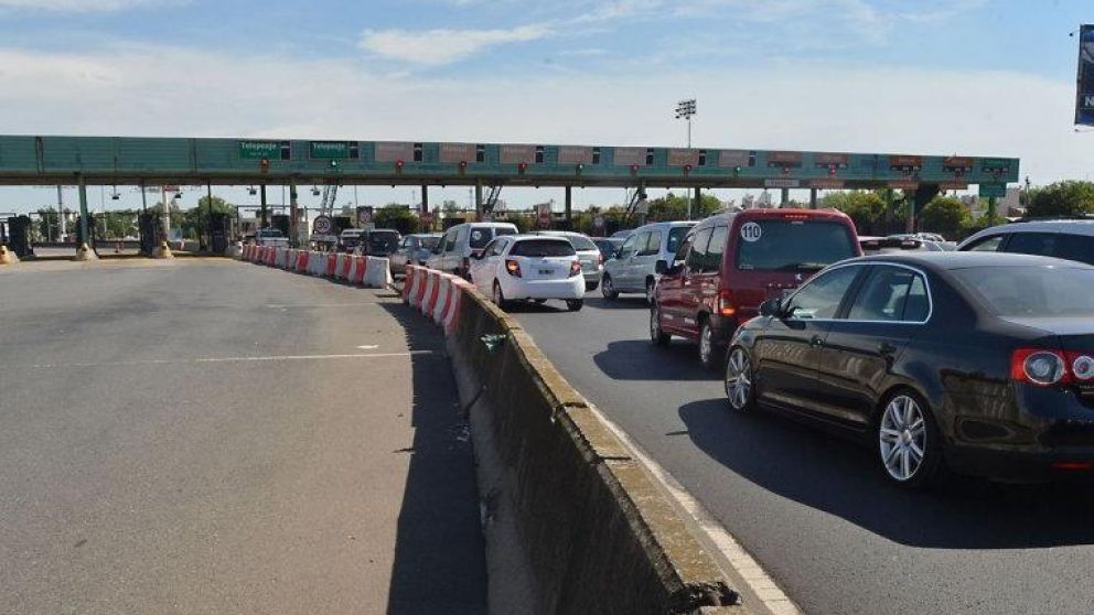Muchos deciden pasar sus días de descanso en las playas.