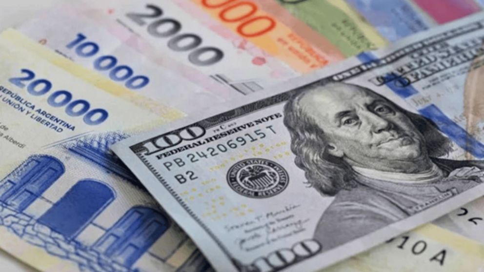 Dólar hoy: ¿A cuánto cotizan el oficial y el blue?