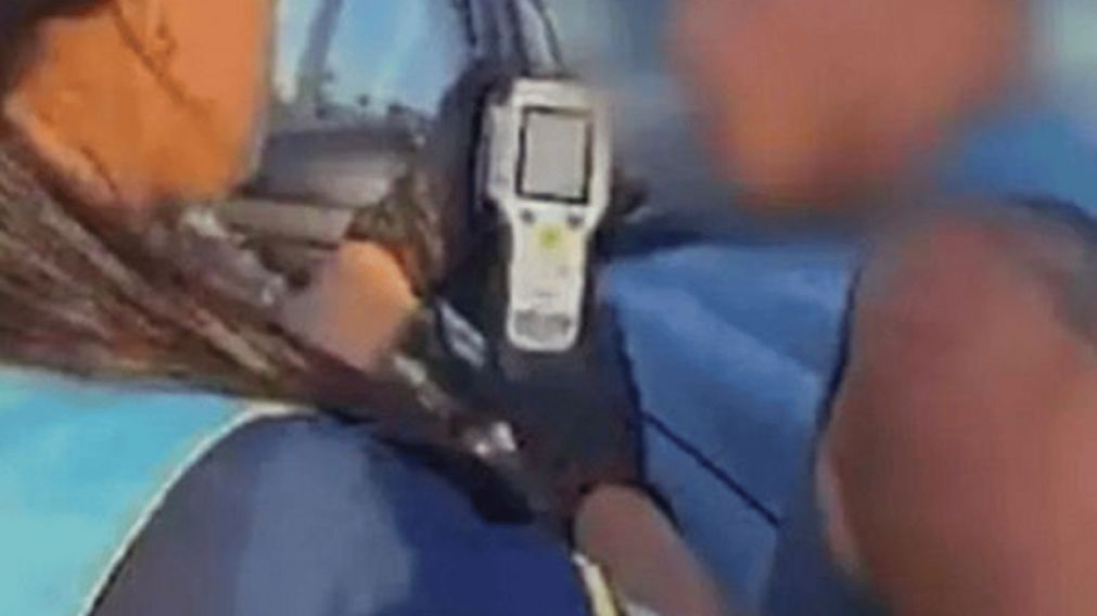 Un subcomisario conducía un auto oficial después de haber tomado alcohol.