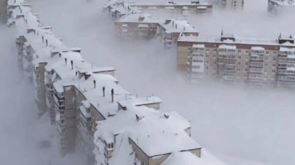 ¡La nieve alcanza siete pisos! Ola de frío en Rusia con temperaturas de hasta -55 °C