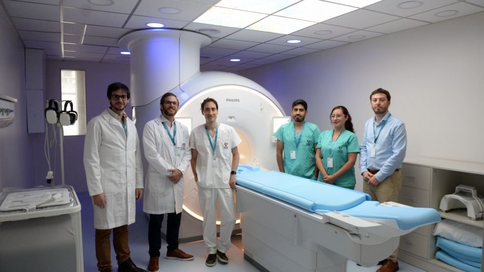 Dr. Franco Marinucci, jefe de Departamento de Diagnostico por Imágenes de la Fundación Favaloro, junto al equipo técnico de Diagnóstico por Imágenes de la Fundación Favaloro.