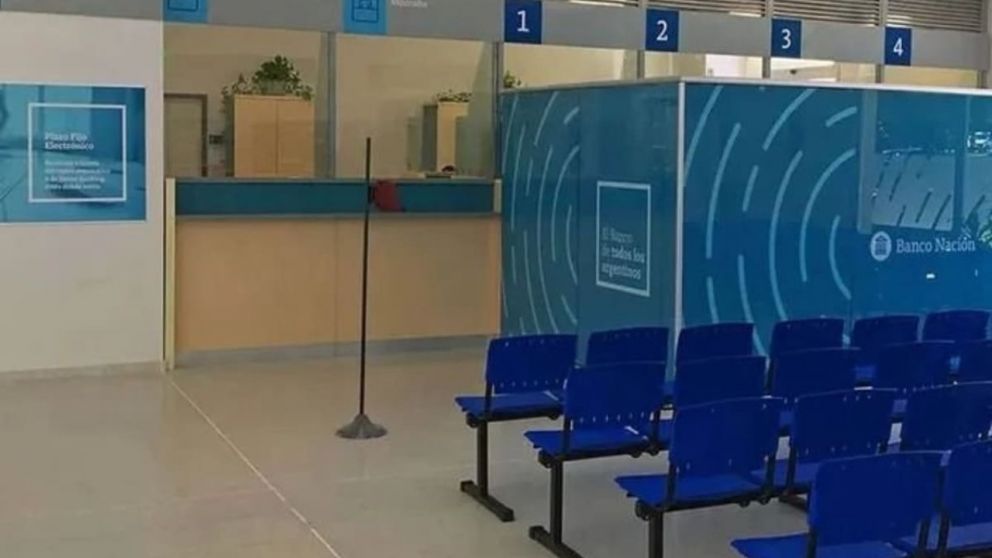 Bancos cerrados durante cuatro d�as.