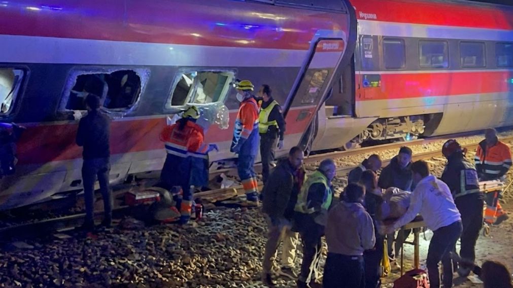 El choque de trenes en España dejó 42 muertos y más de 120 heridos (Captura video AFP).