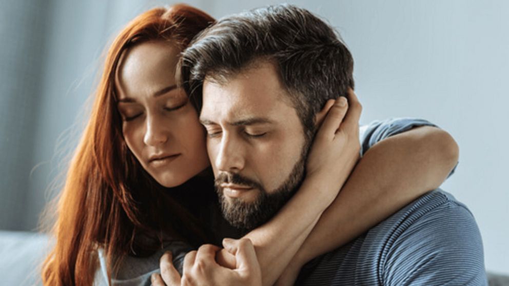 Parecen fríos, pero son puro sentimiento: un abrazo a tiempo es lo que más los calma.