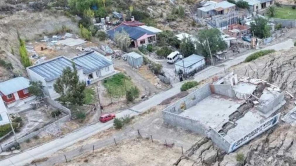 El análisis, realizado por la Dirección de Geología Ambiental y Aplicada, identificó que la urbanización avanzaba sobre depósitos de deslizamientos.