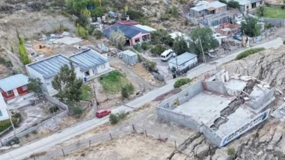 El análisis, realizado por la Dirección de Geología Ambiental y Aplicada, identificó que la urbanización avanzaba sobre depósitos de deslizamientos.