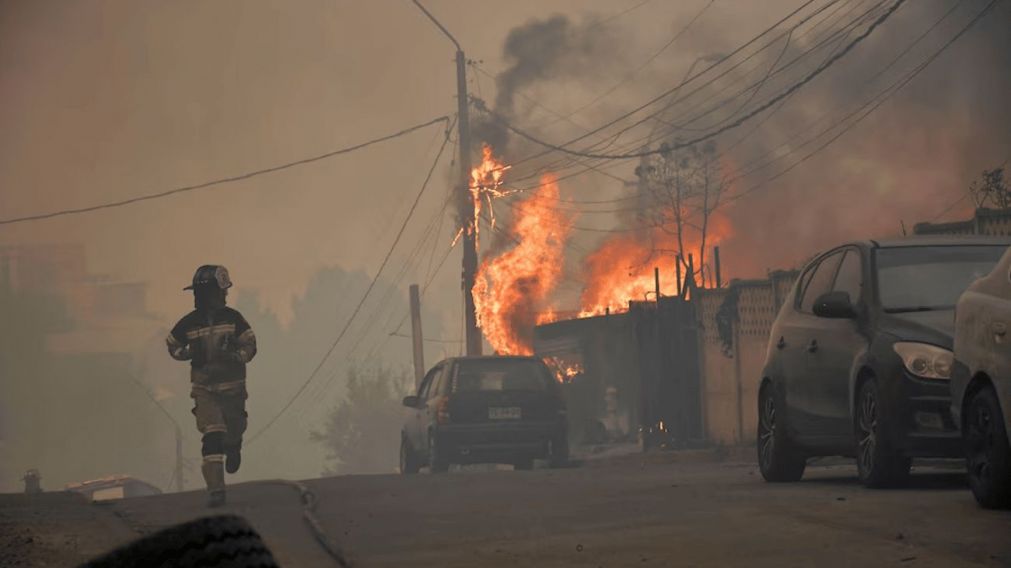 Incendios en Chile: ya son 16 los muertos y miles los evacuados. El Gobierno decretó el estado de "desastre natural". (Foto: AFP)