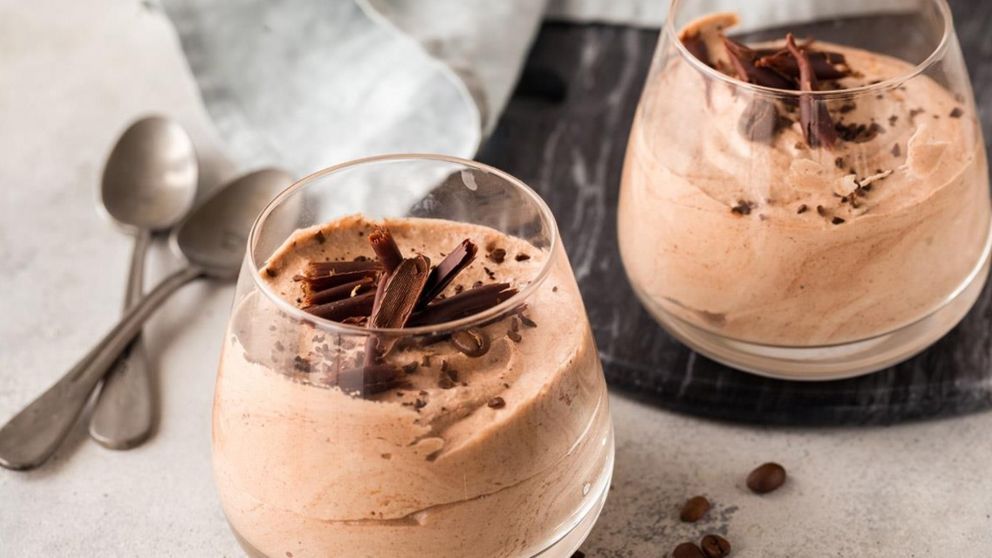 Receta fácil para hacer mousse de dulce de leche, el postre fresco que es ideal para el verano.