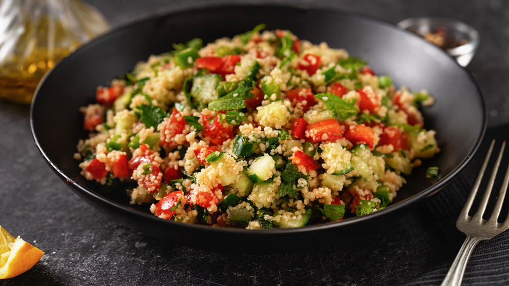 Receta de "tabule" casero fresco para sorprender con algo simple y elegante.