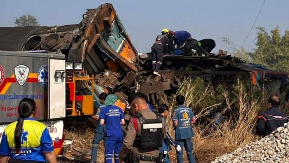 El siniestro en Tailandia dejó más de 30 muertos y docenas de heridos (X).